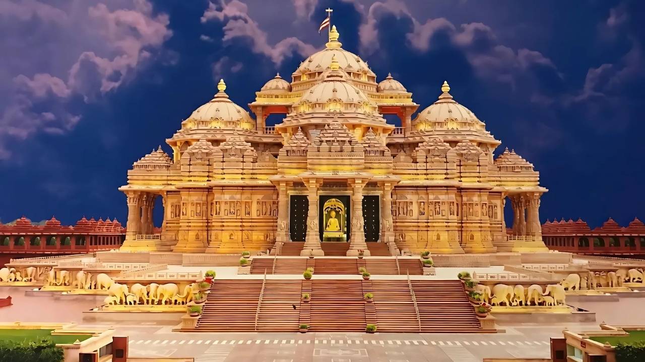 Swaminarayan Akshardham and Humayuns Tomb